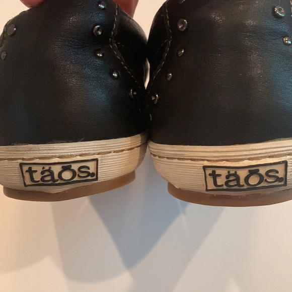 Taos Leather Sneakers 7.5 - Picture 11 of 12